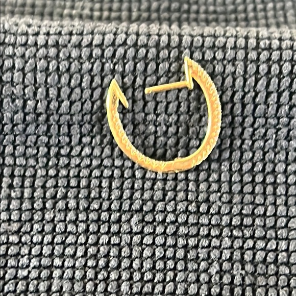 Single Diamond Hoop Earring in 14k YG approx 13 points